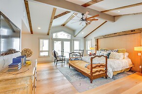 Vail Mountain Retreat w/ Hot Tub & Deck!