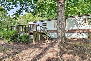 Edgemont Home w/ Deck ~ 9 Mi to Greers Ferry Lake!