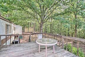 Edgemont Home w/ Deck ~ 9 Mi to Greers Ferry Lake!