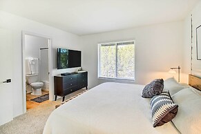 Near Hiking: Modern Heber-overgaard Cabin w/ Deck