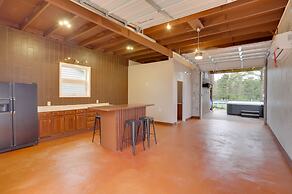 Coloma Escape: Pool, Hot Tub < 1 Mi to Lake!