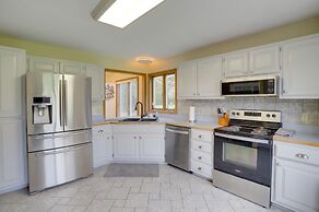 Coloma Escape: Pool, Hot Tub < 1 Mi to Lake!