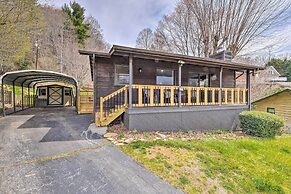 Cozy Maggie Valley Cabin, 1 Mi to Tube World!