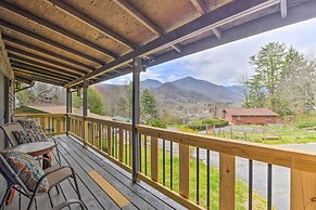 Cozy Maggie Valley Cabin, 1 Mi to Tube World!