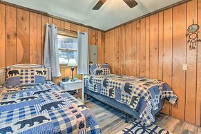 Cozy Maggie Valley Cabin, 1 Mi to Tube World!