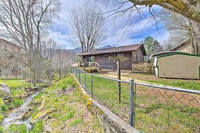 Cozy Maggie Valley Cabin, 1 Mi to Tube World!