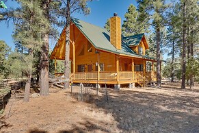Dog-friendly Nutrioso Cabin w/ Wraparound Porch!