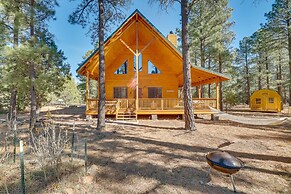 Dog-friendly Nutrioso Cabin w/ Wraparound Porch!