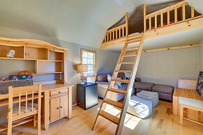 Dog-friendly Nutrioso Cabin w/ Wraparound Porch!
