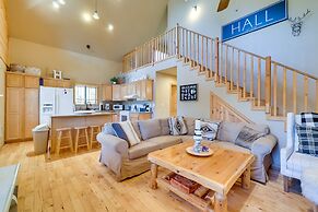 Dog-friendly Nutrioso Cabin w/ Wraparound Porch!