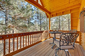 Dog-friendly Nutrioso Cabin w/ Wraparound Porch!