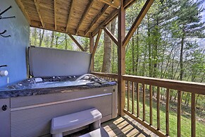 Woodsy Mountain-view Getaway w/ Hot Tub!