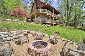 Woodsy Mountain-view Getaway w/ Hot Tub!