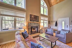 Woodsy Mountain-view Getaway w/ Hot Tub!