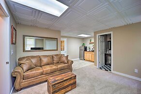 Woodsy Mountain-view Getaway w/ Hot Tub!