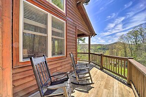 Woodsy Mountain-view Getaway w/ Hot Tub!