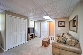 Woodsy Mountain-view Getaway w/ Hot Tub!