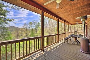 Woodsy Mountain-view Getaway w/ Hot Tub!