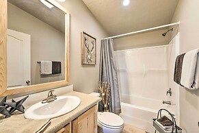 Griffel River Ranch w/ Views - An Anglers Dream!