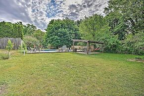 Lake Michigan Hideaway: Pool, Steps to Beach!
