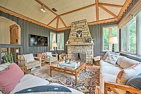 Lake Michigan Hideaway: Pool, Steps to Beach!