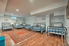 Lake Michigan Hideaway: Pool, Steps to Beach!