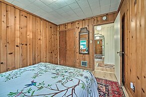 Lake Michigan Hideaway: Pool, Steps to Beach!