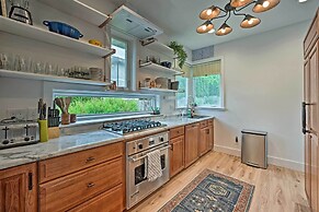 Lake Michigan Hideaway: Pool, Steps to Beach!