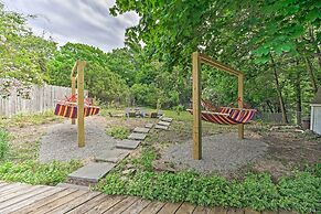Lake Michigan Hideaway: Pool, Steps to Beach!