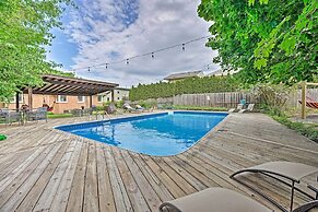 Lake Michigan Hideaway: Pool, Steps to Beach!