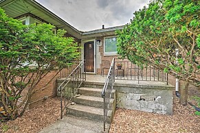 Lake Michigan Hideaway: Pool, Steps to Beach!