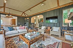 Lake Michigan Hideaway: Pool, Steps to Beach!