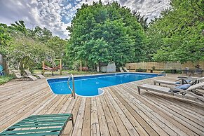 Lake Michigan Hideaway: Pool, Steps to Beach!
