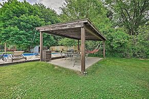 Lake Michigan Hideaway: Pool, Steps to Beach!