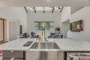 Modern Alpine Cabin 3 Miles to Ski Cloudcroft