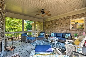 Luxe Lake Cumberland Retreat w/ Decks on 1 Acre!