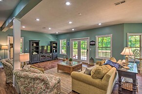 Luxe Lake Cumberland Retreat w/ Decks on 1 Acre!