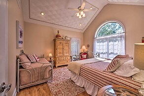 Luxe Lake Cumberland Retreat w/ Decks on 1 Acre!