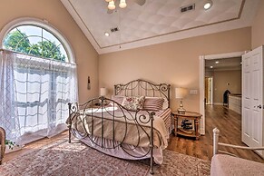 Luxe Lake Cumberland Retreat w/ Decks on 1 Acre!