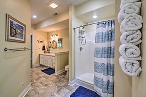 Luxe Lake Cumberland Retreat w/ Decks on 1 Acre!