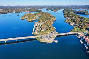 Pool & Dock Access: Lakefront Hot Springs Condo!