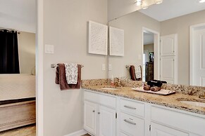 Pool & Dock Access: Lakefront Hot Springs Condo!