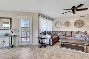 Pool & Dock Access: Lakefront Hot Springs Condo!