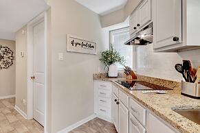 Pool & Dock Access: Lakefront Hot Springs Condo!