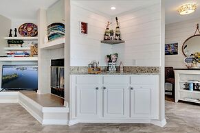 Pool & Dock Access: Lakefront Hot Springs Condo!