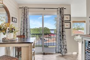 Pool & Dock Access: Lakefront Hot Springs Condo!
