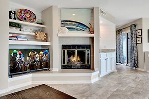 Pool & Dock Access: Lakefront Hot Springs Condo!