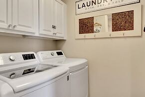 Pool & Dock Access: Lakefront Hot Springs Condo!