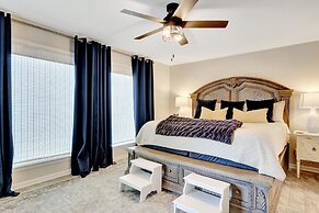 Pool & Dock Access: Lakefront Hot Springs Condo!