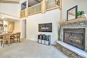 Deck & Gas Grill: Spacious Pinetop Cabin